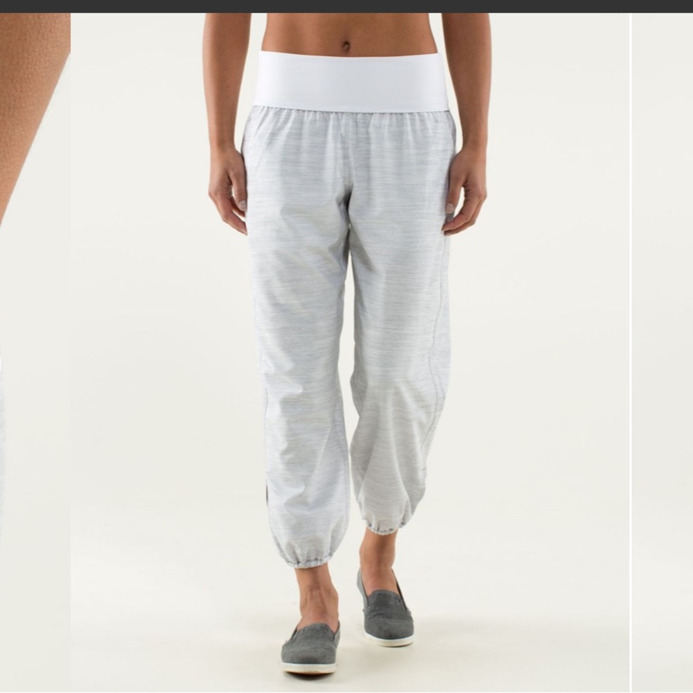 lululemon Om Pant White Loose Fit Cropped Athletic Fold over Jogger